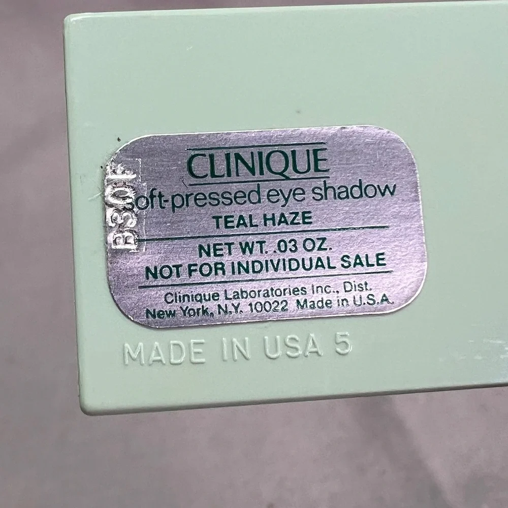 NOS Clinique Teal Haze Soft-Pressed Eye Shadow Vintage Y2K GWP Green Slide Case